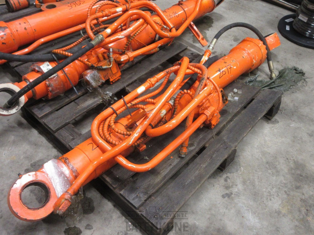 Hitachi Hitachi ZX210 nostosylinteri ID 2617 UUSI - Cilindro hidráulico para Maquinaria de construcción: foto 2 Hitachi Hitachi ZX210 nostosylinteri ID 2617 UUSI - Cilindro hidráulico para Maquinaria de construcción: foto 2