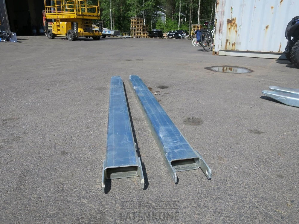 Laten Jatkopiikit 130x50mm 2100mm - Horquillas para Maquinaria de construcción: foto 4 Laten Jatkopiikit 130x50mm 2100mm - Horquillas para Maquinaria de construcción: foto 4