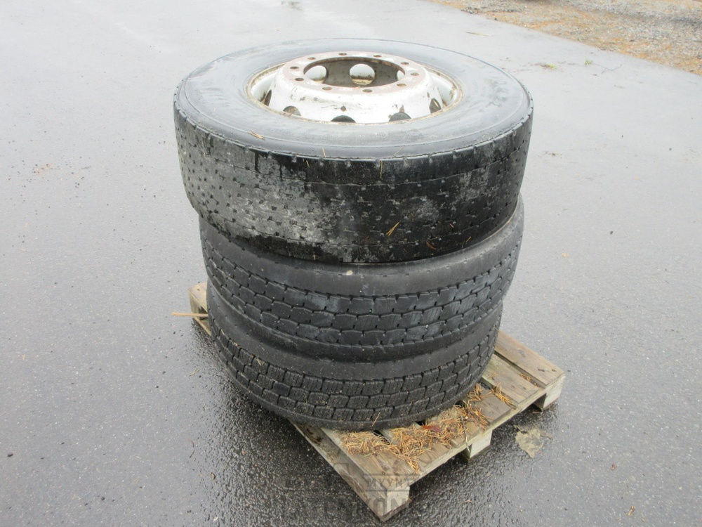 Renkaat vanteilla 315/70 R22,5 3kpl - Rueda completa para Maquinaria de construcción: foto 1 Renkaat vanteilla 315/70 R22,5 3kpl - Rueda completa para Maquinaria de construcción: foto 1