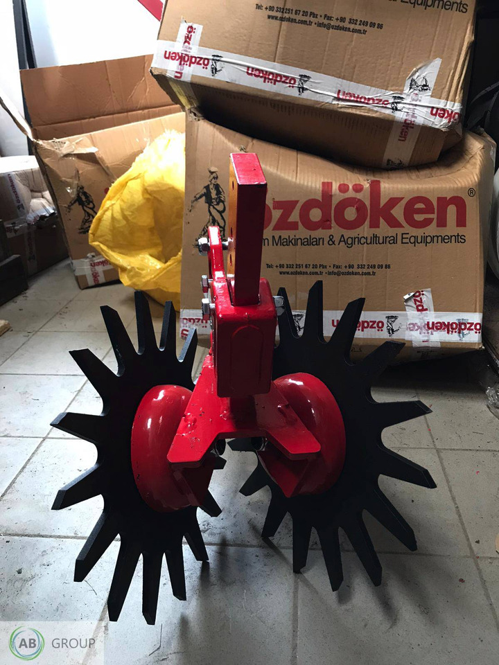 Star clod crusher for pneumatic seed drill - on stock - Recambio para Maquinaria de siembra: foto 2 Star clod crusher for pneumatic seed drill - on stock - Recambio para Maquinaria de siembra: foto 2