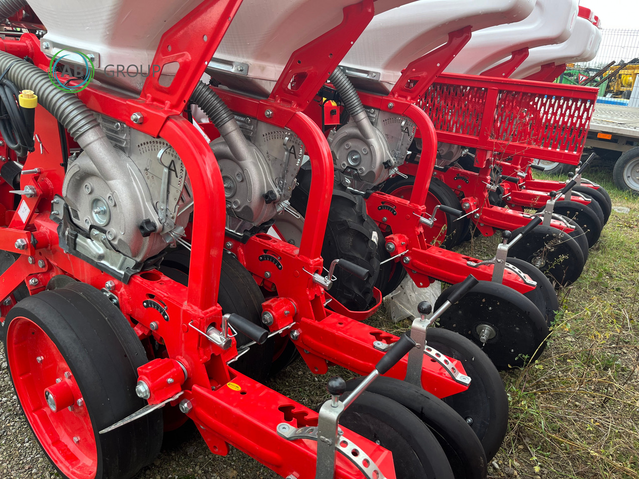 Siewnik do kukurydzy 6-rzędowy VPYT-D300 na ramie półteleskopowej z nawożeniem wgłębnym - Sembradora de precisión: foto 5 Siewnik do kukurydzy 6-rzędowy VPYT-D300 na ramie półteleskopowej z nawożeniem wgłębnym - Sembradora de precisión: foto 5