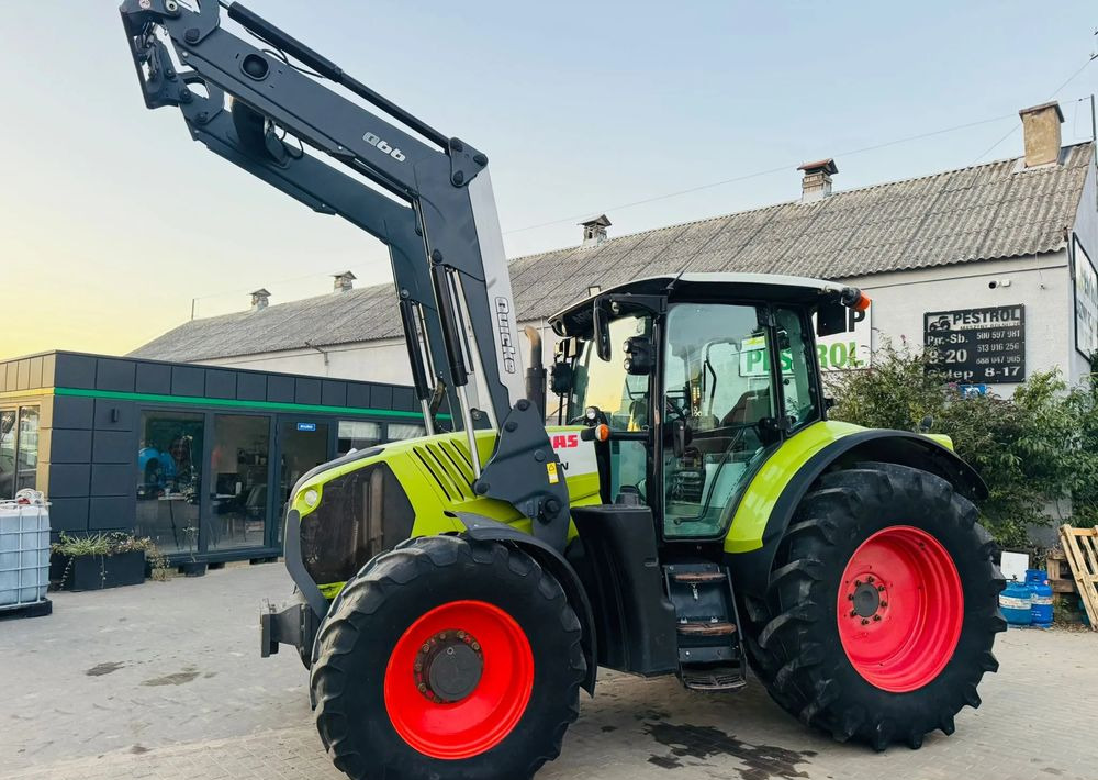 Claas Arion 650 - Tractor: foto 2 Claas Arion 650 - Tractor: foto 2