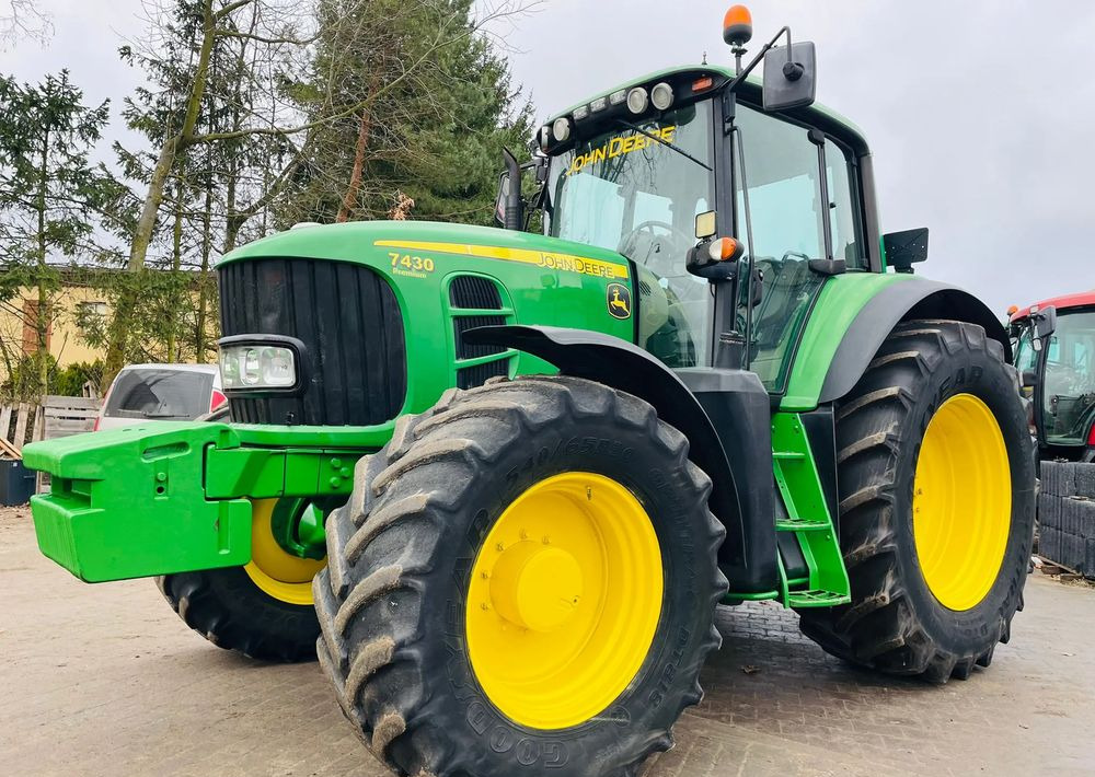 John Deere 7430 - Tractor: foto 1 John Deere 7430 - Tractor: foto 1
