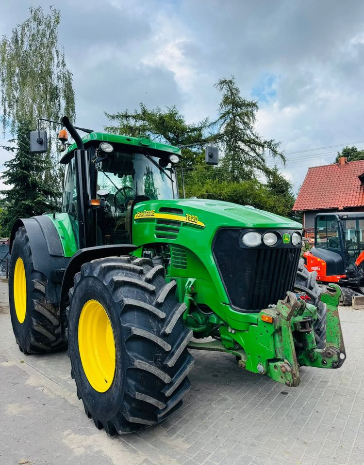 John Deere 7920 - Tractor: foto 1 John Deere 7920 - Tractor: foto 1