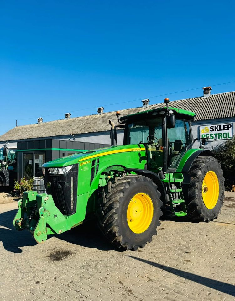John Deere 8260R - Tractor: foto 1 John Deere 8260R - Tractor: foto 1