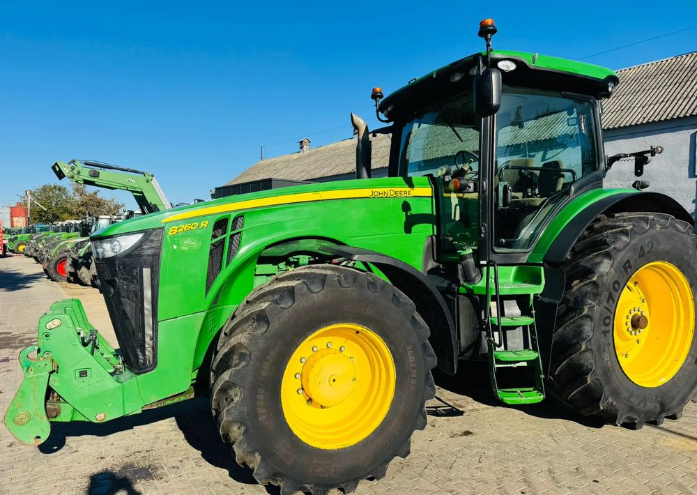 John Deere 8260R - Tractor: foto 2 John Deere 8260R - Tractor: foto 2