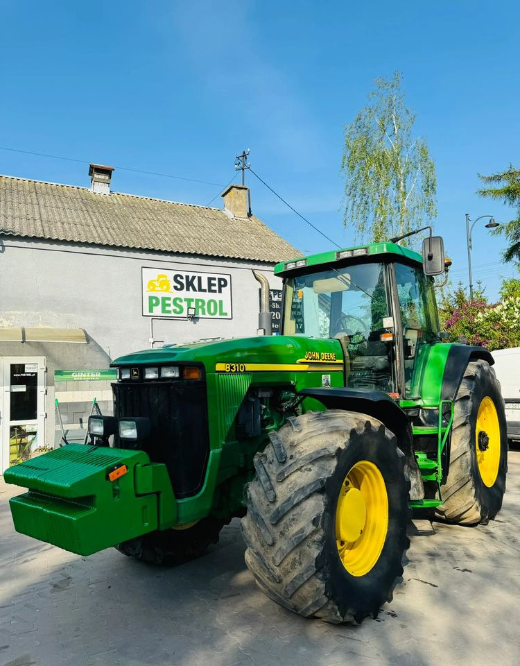 John Deere 8310 - Tractor: foto 1 John Deere 8310 - Tractor: foto 1