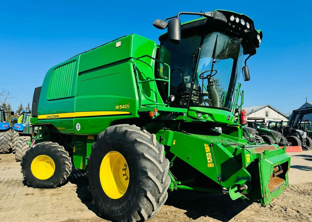 Cosechadora de granos John Deere W540i: foto 1
