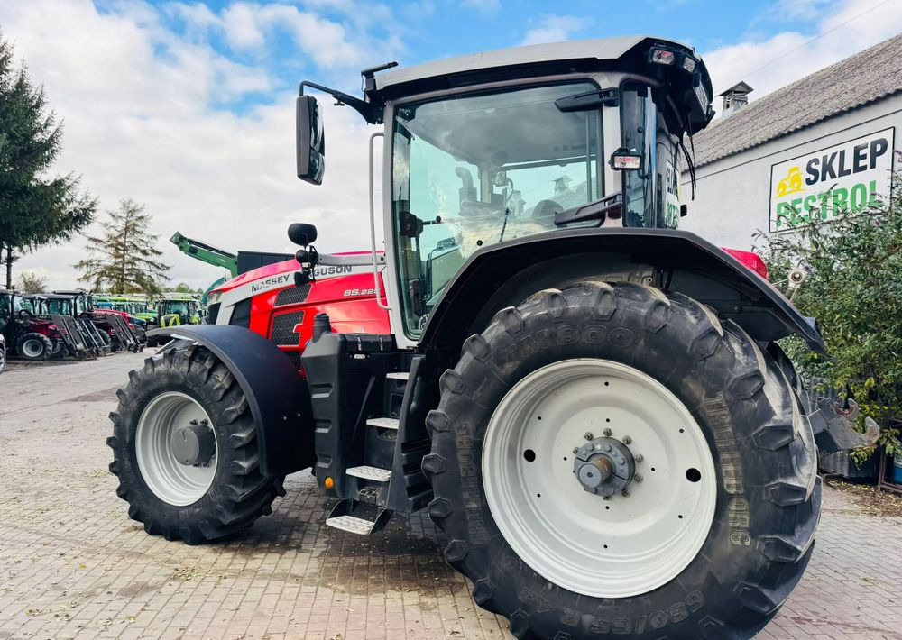 Massey Ferguson 8S.225 - Tractor: foto 2 Massey Ferguson 8S.225 - Tractor: foto 2