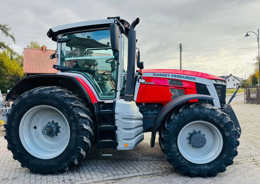 Massey Ferguson 8S.225 - Tractor: foto 4 Massey Ferguson 8S.225 - Tractor: foto 4