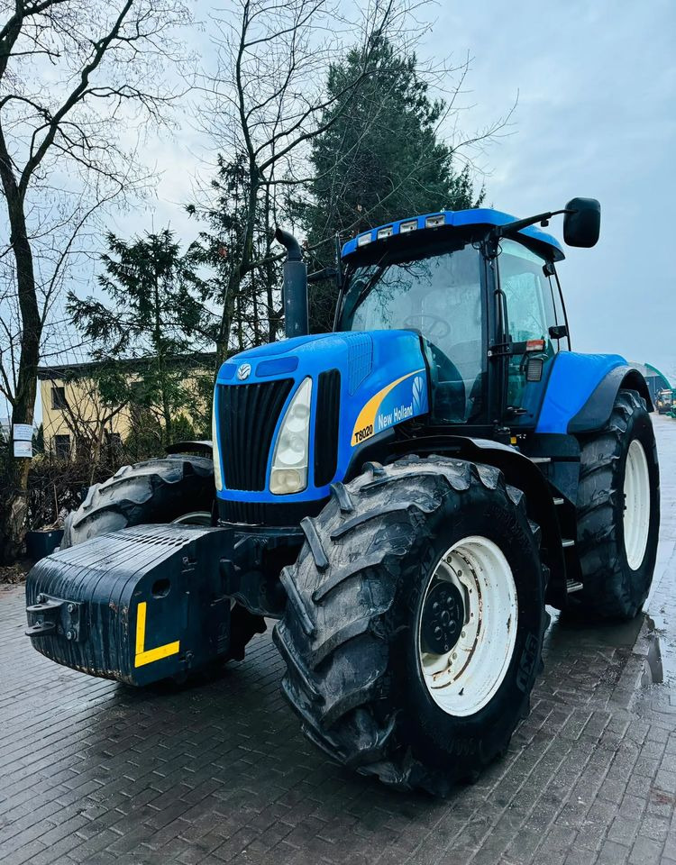 New Holland T8020 - Tractor: foto 2 New Holland T8020 - Tractor: foto 2