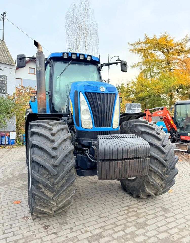 New Holland T8030 - Tractor: foto 3 New Holland T8030 - Tractor: foto 3