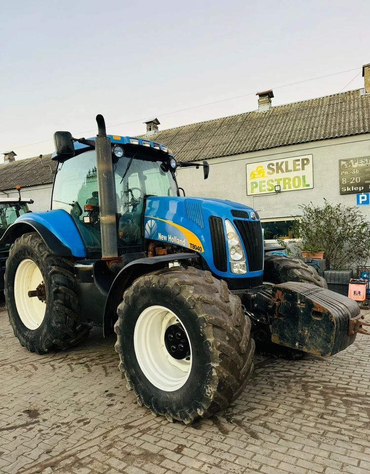 New Holland T8040 - Tractor: foto 3 New Holland T8040 - Tractor: foto 3
