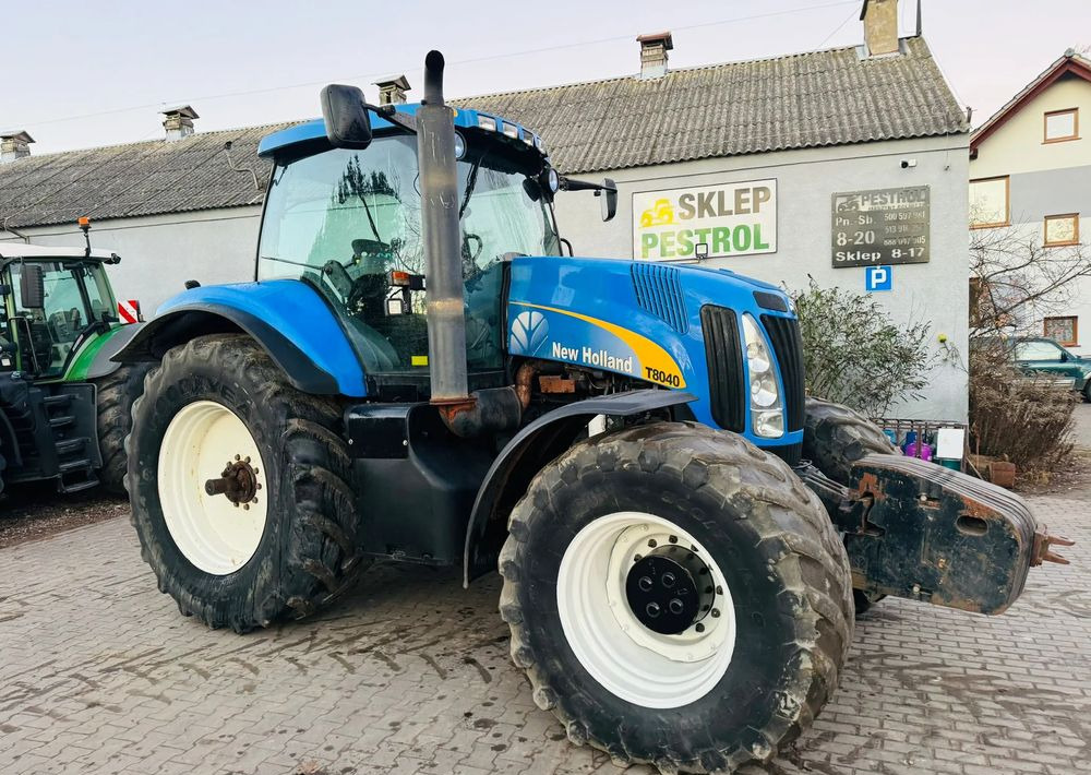 New Holland T8040 - Tractor: foto 5 New Holland T8040 - Tractor: foto 5