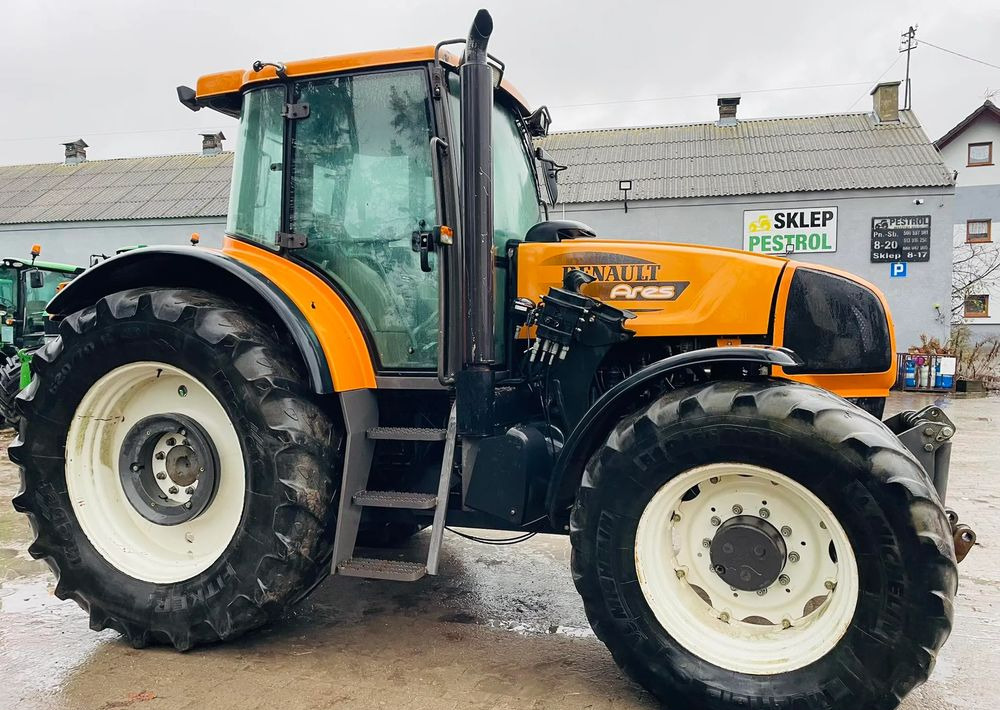 Renault Ares 826 RZ - Tractor: foto 3 Renault Ares 826 RZ - Tractor: foto 3