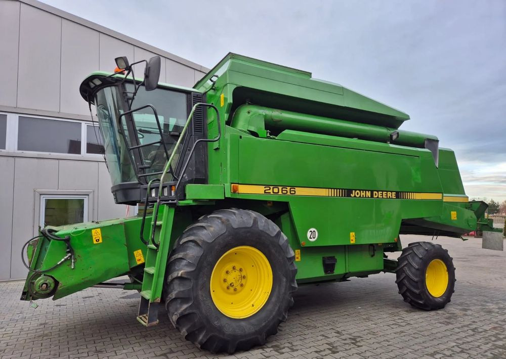John Deere 2066 - Cosechadora de granos: foto 1 John Deere 2066 - Cosechadora de granos: foto 1