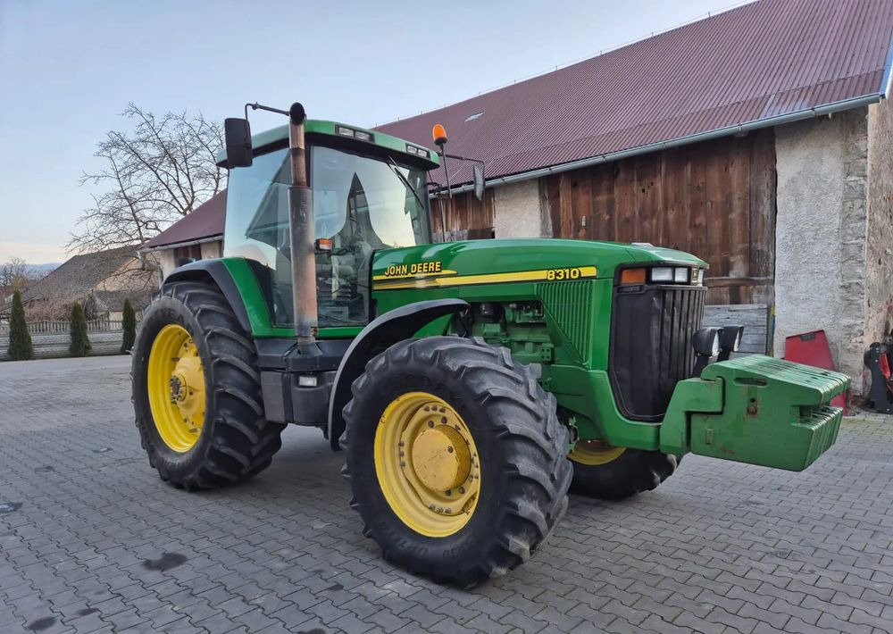 John Deere 8310 - Tractor: foto 2 John Deere 8310 - Tractor: foto 2