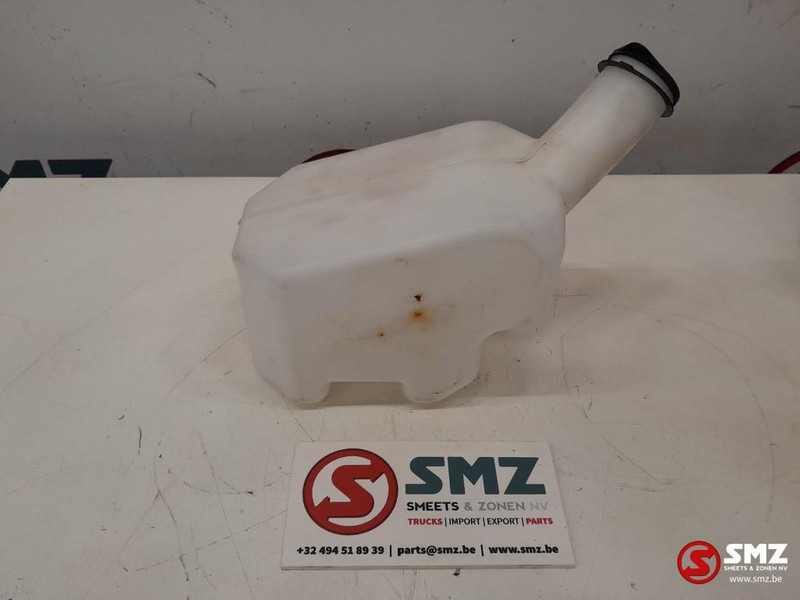 Caterpillar Window washer tank Caterpillar - Limpiaparabrisas para Equipo de manutención: foto 2 Caterpillar Window washer tank Caterpillar - Limpiaparabrisas para Equipo de manutención: foto 2