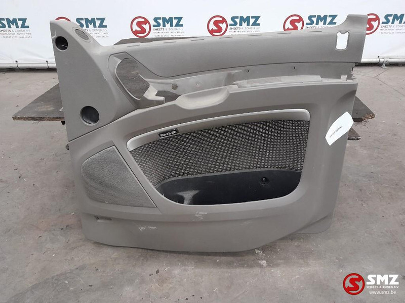 DAF Occ deurpaneel rechts DAF - Puerta y piezas para Camión: foto 1 DAF Occ deurpaneel rechts DAF - Puerta y piezas para Camión: foto 1
