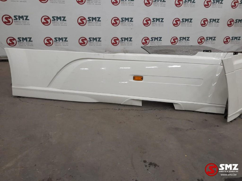 DAF Occ set side skirts L/R DAF - Bastidor/ Chasis para Camión: foto 2 DAF Occ set side skirts L/R DAF - Bastidor/ Chasis para Camión: foto 2