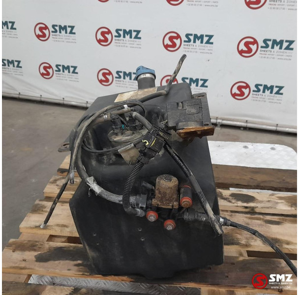 MAN Occ AdBluetank 35L + AdBlueniveausensor MAN - Sistema de combustible para Camión: foto 4 MAN Occ AdBluetank 35L + AdBlueniveausensor MAN - Sistema de combustible para Camión: foto 4