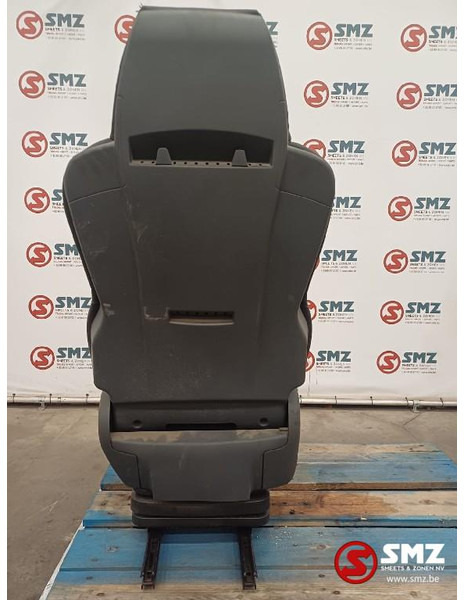 MAN Occ bijrijdersstoel MAN - Cabina e interior para Camión: foto 2 MAN Occ bijrijdersstoel MAN - Cabina e interior para Camión: foto 2