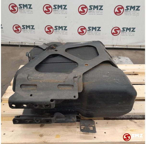 Mercedes-Benz Occ AdBluetank 60L + AdBlueniveausensor Mercedes - Sistema de combustible para Camión: foto 4 Mercedes-Benz Occ AdBluetank 60L + AdBlueniveausensor Mercedes - Sistema de combustible para Camión: foto 4