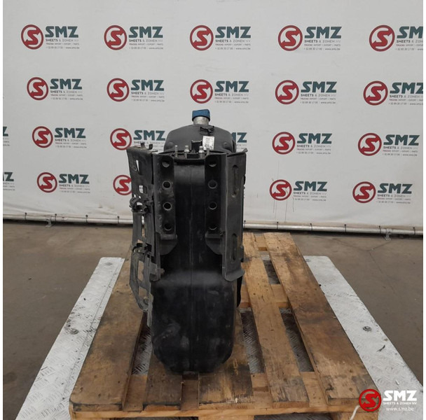 Mercedes-Benz Occ AdBluetank 60L + AdBlueniveausensor Mercedes - Sistema de combustible para Camión: foto 4 Mercedes-Benz Occ AdBluetank 60L + AdBlueniveausensor Mercedes - Sistema de combustible para Camión: foto 4