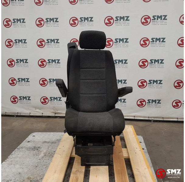 Mercedes-Benz Occ bijrijdersstoel Mercedes - Cabina e interior para Camión: foto 1 Mercedes-Benz Occ bijrijdersstoel Mercedes - Cabina e interior para Camión: foto 1