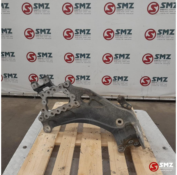 Mercedes-Benz Occ bladveerbeugel vooras rechts Mercedes - Bastidor/ Chasis para Camión: foto 2 Mercedes-Benz Occ bladveerbeugel vooras rechts Mercedes - Bastidor/ Chasis para Camión: foto 2