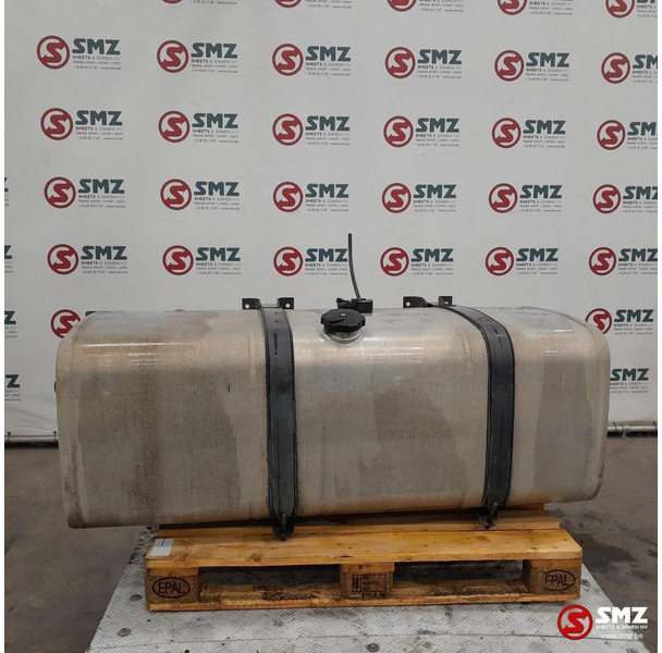 Mercedes-Benz Occ brandstoftank 500L + brandstofniveausensor + s - Depósito de combustible para Camión: foto 1 Mercedes-Benz Occ brandstoftank 500L + brandstofniveausensor + s - Depósito de combustible para Camión: foto 1