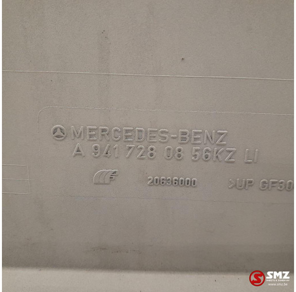 Mercedes-Benz Occ deurverlenging links Mercedes - Puerta y piezas para Camión: foto 3 Mercedes-Benz Occ deurverlenging links Mercedes - Puerta y piezas para Camión: foto 3
