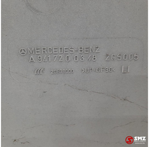 Mercedes-Benz Occ deurverlenging links Mercedes - Puerta y piezas para Camión: foto 3 Mercedes-Benz Occ deurverlenging links Mercedes - Puerta y piezas para Camión: foto 3