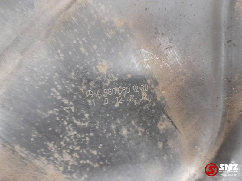 Mercedes-Benz Occ onderste tredebeugel rechts Mercedes - Bastidor/ Chasis para Camión: foto 4 Mercedes-Benz Occ onderste tredebeugel rechts Mercedes - Bastidor/ Chasis para Camión: foto 4