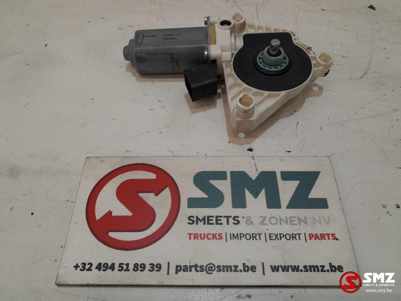 Mercedes-Benz Occ raamliftmotor Mercedes - Puerta y piezas para Camión: foto 2 Mercedes-Benz Occ raamliftmotor Mercedes - Puerta y piezas para Camión: foto 2