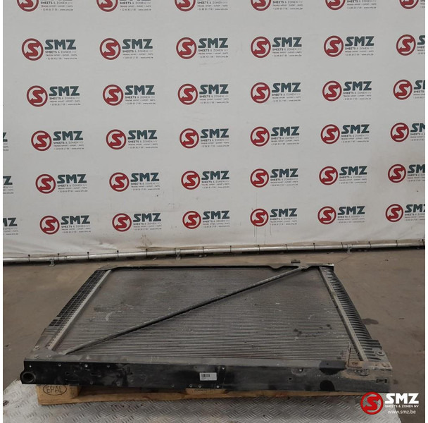 Mercedes-Benz Occ radiator Mercedes - Radiador para Camión: foto 1 Mercedes-Benz Occ radiator Mercedes - Radiador para Camión: foto 1