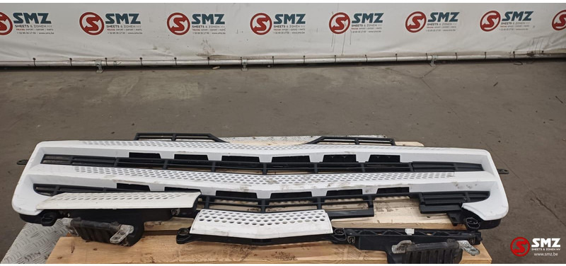 Mercedes-Benz Occ radiatorgrille Mercedes - Parrilla para Camión: foto 1 Mercedes-Benz Occ radiatorgrille Mercedes - Parrilla para Camión: foto 1