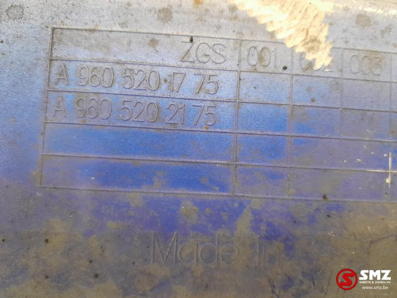 Mercedes-Benz Occ set sideskirts links + rechts Mercedes - Bastidor/ Chasis para Camión: foto 5 Mercedes-Benz Occ set sideskirts links + rechts Mercedes - Bastidor/ Chasis para Camión: foto 5