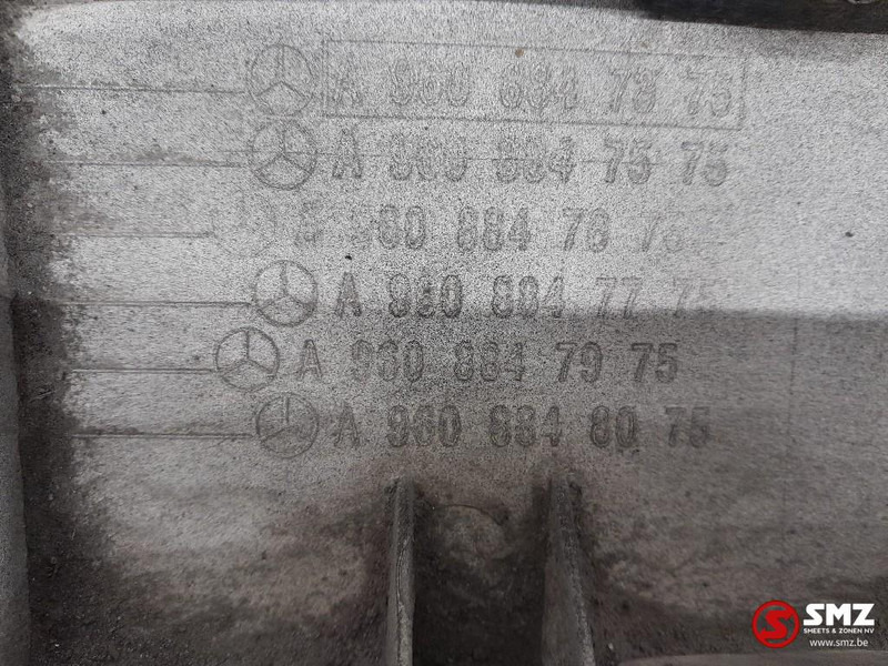 Mercedes-Benz Occ spatbordverlenging rechts Mercedes - Carrocería y exterior para Camión: foto 4 Mercedes-Benz Occ spatbordverlenging rechts Mercedes - Carrocería y exterior para Camión: foto 4