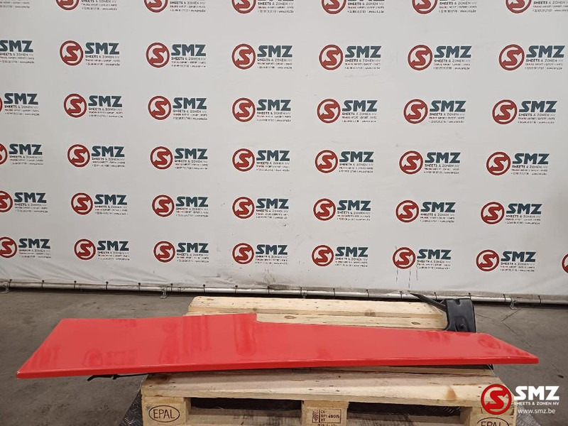 Renault Occ cabinespoiler links Renault - Aerodinámica/ Spoiler para Camión: foto 1 Renault Occ cabinespoiler links Renault - Aerodinámica/ Spoiler para Camión: foto 1