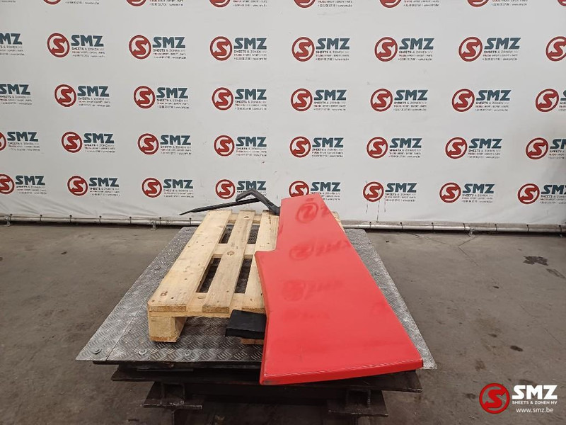 Renault Occ cabinespoiler links Renault - Aerodinámica/ Spoiler para Camión: foto 3 Renault Occ cabinespoiler links Renault - Aerodinámica/ Spoiler para Camión: foto 3