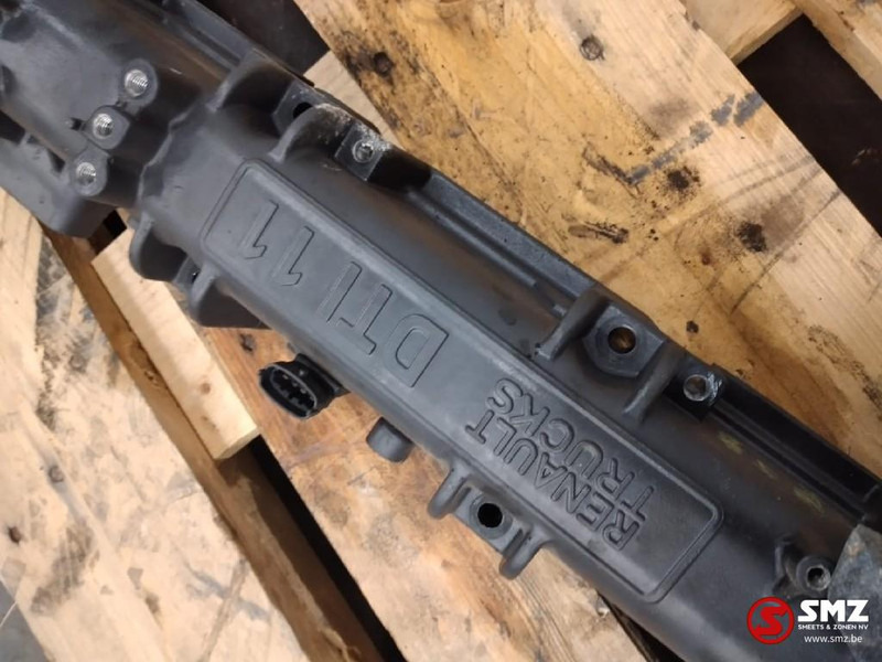 Renault Occ inlaatspruitstuk Renault - Motor y piezas para Camión: foto 2 Renault Occ inlaatspruitstuk Renault - Motor y piezas para Camión: foto 2