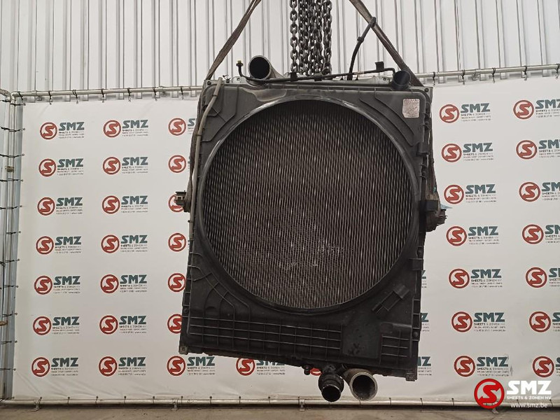 Renault Occ radiator Renault T - Radiador para Camión: foto 1 Renault Occ radiator Renault T - Radiador para Camión: foto 1