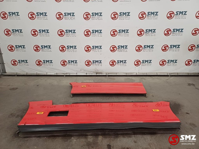 Renault Occ set side skirts L/R Renault - Bastidor/ Chasis para Camión: foto 1 Renault Occ set side skirts L/R Renault - Bastidor/ Chasis para Camión: foto 1