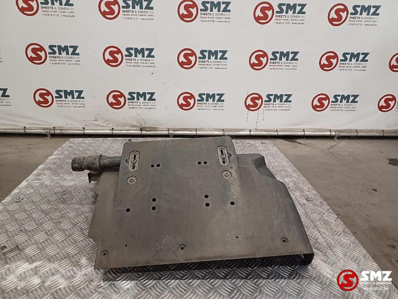 Renault Occ spatbord rechts Renault - Carrocería y exterior para Camión: foto 1 Renault Occ spatbord rechts Renault - Carrocería y exterior para Camión: foto 1