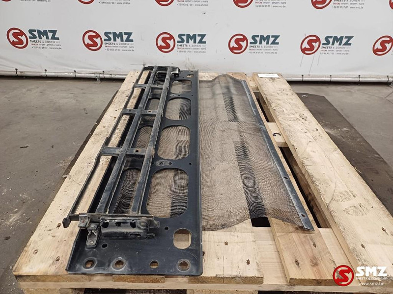 Volvo Occ binnenframe radiatorgrille Volvo - Parrilla para Camión: foto 3 Volvo Occ binnenframe radiatorgrille Volvo - Parrilla para Camión: foto 3