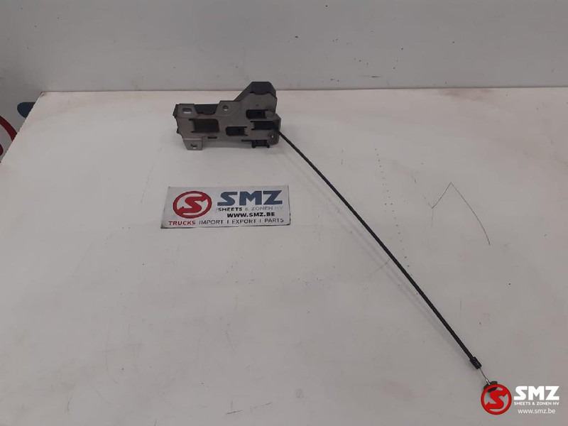 Volvo Occ grille slot Volvo - Parrilla para Camión: foto 4 Volvo Occ grille slot Volvo - Parrilla para Camión: foto 4