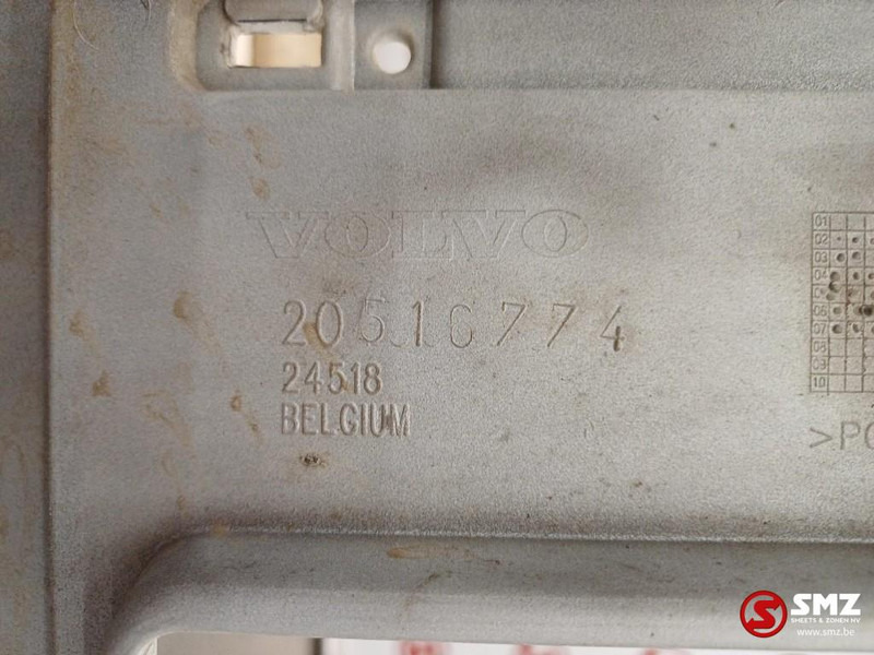 Volvo Occ onderste radiatorgrille Volvo - Parrilla para Camión: foto 3 Volvo Occ onderste radiatorgrille Volvo - Parrilla para Camión: foto 3