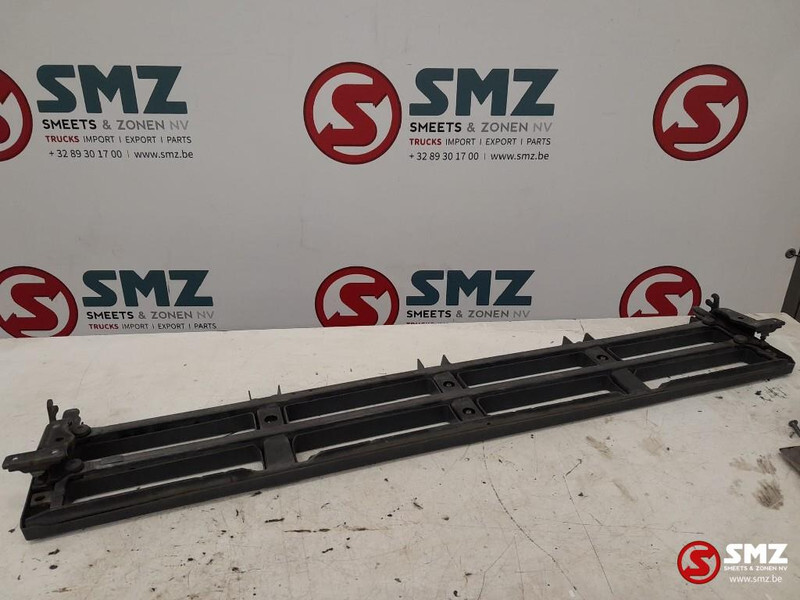 Volvo Occ opklapbare voorgrille Volvo - Parrilla para Camión: foto 2 Volvo Occ opklapbare voorgrille Volvo - Parrilla para Camión: foto 2