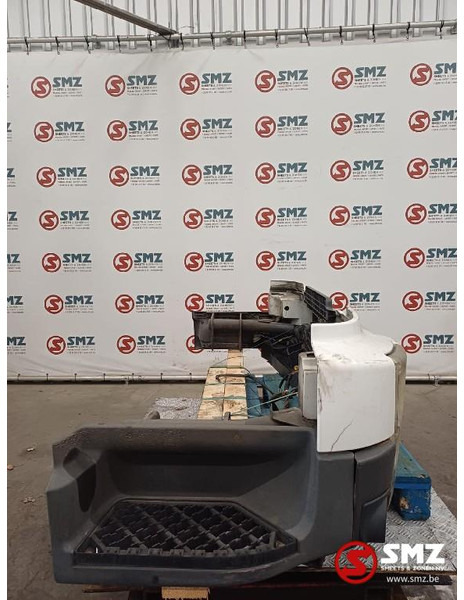 Volvo Occ voorbumper Volvo - Parachoques para Camión: foto 4 Volvo Occ voorbumper Volvo - Parachoques para Camión: foto 4